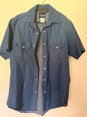 Wrangler Short-Sleeve Denim Pearl Snap Shirt